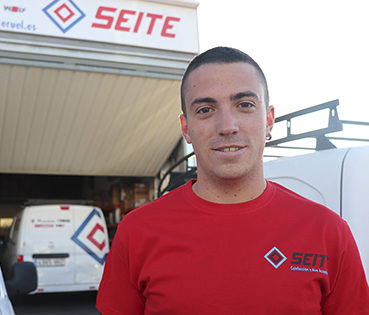 Con el equipo SEITE Mantenimientos para Comunidades de Vecinos y Sitios públicos